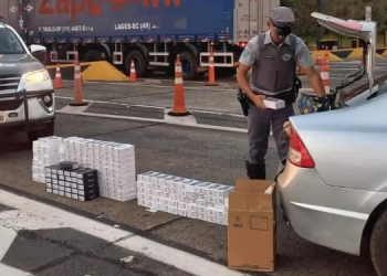 POLÍCIA RODOVIÁRIA APREENDE MAIS DE 200 CELULARES SEM NOTA FISCAL EM ITATINGA