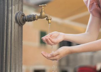 POPULAÇÃO CRITICA SABESP PELA FALTA DE ÁGUA EM ARANDU E CIDADES DA REGIÃO