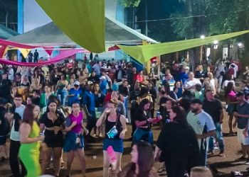 ARANDU FOLIA PROMETE AGITAR OS FOLIÕES NO CARNAVAL