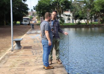 PREFEITURA DE ARANDU MONITORA QUALIDADE DA ÁGUA DO LAGO PARA SOLTURA DE PEIXES NA SEMANA SANTA