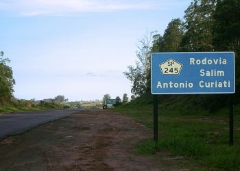PAI E FILHO FICAM FERIDOS EM ACIDENTE COM MOTO NA SP-245 EM AVARÉ
