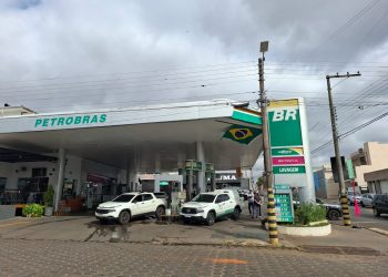 POSTOS DE COMBUSTÍVEIS SÃO FISCALIZADOS DURANTE OPERAÇÃO NA REGIÃO