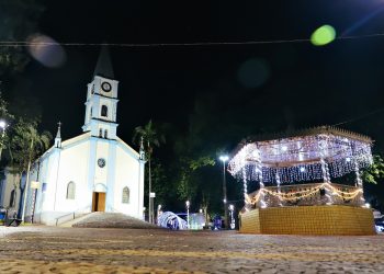 ARANDU ENTRA NO CLIMA NATALINO COM INAUGURAÇÃO DE LUZES NA PRAÇA DA MATRIZ NO DOMINGO (30)