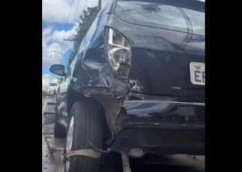 MOTORISTA FOGE APÓS COLIDIR CONTRA VEÍCULO EM ESTACIONAMENTO DE SUPERMERCADO NO CENTRO DE AVARÉ