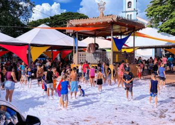 ARANDU FOLIA 2026 REÚNE FAMÍLIAS E AGITA CIDADE COM TRÊS DIAS DE MÚSICA E DIVERSÃO