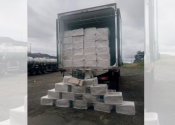 POLÍCIA RODOVIÁRIA APREENDE MAIS DE 1,5 TONELADA DE MACONHA EM CAMINHÃO