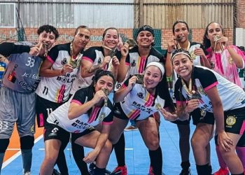 EQUIPE FEMININA DO BAR DO BOLA É CAMPEÃ DO TORNEIO DE FUTSAL DE PARANAPANEMA