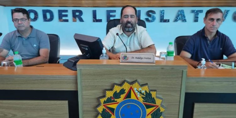 COMISSÃO PROCESSANTE DA CÂMARA DE AVARÉ REBATE ACUSAÇÕES DE SIGILO E REFORÇA TRANSPARÊNCIA NA APURAÇÃO CONTRA PRESIDENTE DA CASA