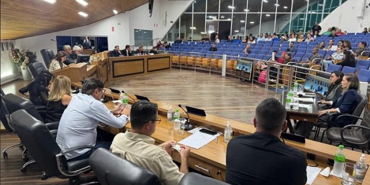 CÂMARA DE AVARÉ REJEITA CASSAÇÃO DO MANDATO DE SAMUEL PAES E CASO É ARQUIVADO