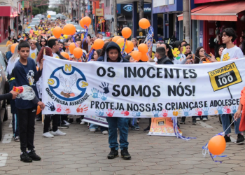 AVARÉ REALIZA CAMINHADA DE COMBATE AO ABUSO E EXPLORAÇÃO SEXUAL DE CRIANÇAS E ADOLESCENTES