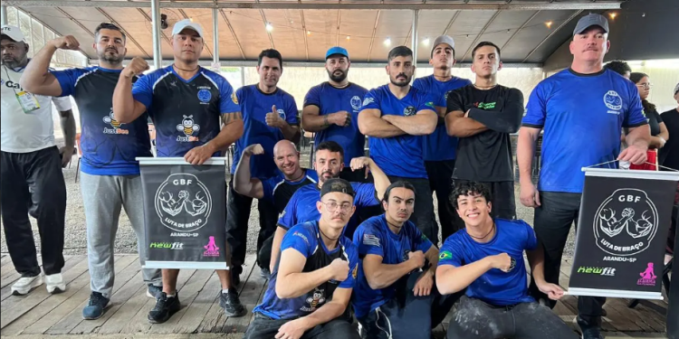 EQUIPE DE ARANDU CONQUISTA DESTAQUE NACIONAL EM CAMPEONATO BRASILEIRO DE LUTA DE BRAÇO