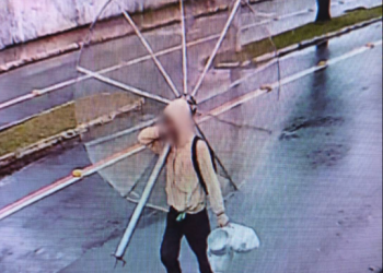 HOMEM É PRESO APÓS FURTAR ANTENA PARABÓLICA DE RESIDÊNCIA EM PLENA LUZ DO DIA