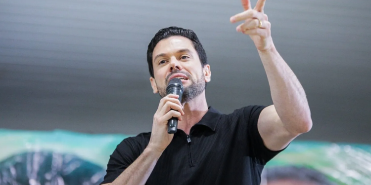 LUCAS POCAY EXPANDE ARTICULAÇÕES E DESPONTA COMO PRINCIPAL NOME DA REGIÃO PARA A ASSEMBLEIA LEGISLATIVA EM 2026
