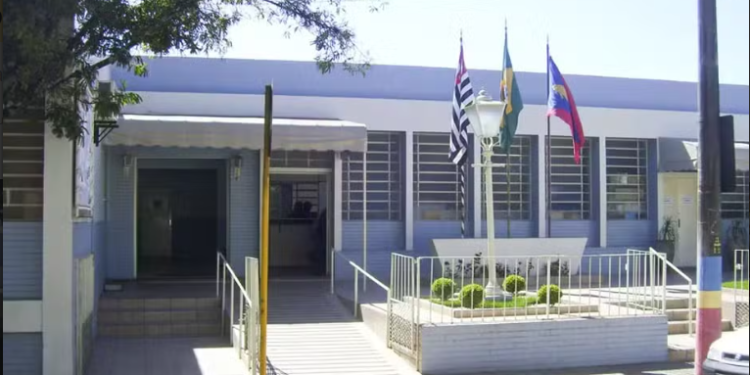 TREINADOR DE FUTEBOL É DEMITIDO PELA PREFEITURA DE PIRAJU APÓS DENÚNCIAS DE ABUSO SEXUAL