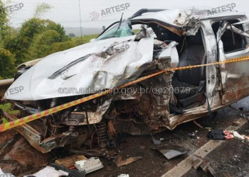 ACIDENTE ENTRE CARRETA E CAMINHONETE MATA UMA PESSOA E DEIXA TRÊS FERIDAS ENTRE ITAÍ E PARANAPANEMA