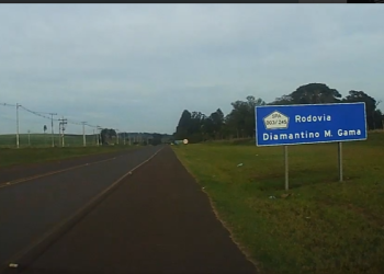 COLISÃO ENTRE DOIS CARROS DEIXA VÍTIMA PRESA ÀS FERRAGENS E QUATRO FERIDOS EM RODOVIA DE ARANDU
