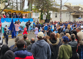 DESFILE REÚNE ESCOLAS, ENTIDADES E FORÇAS DE SEGURANÇA NOS 165 ANOS DE AVARÉ