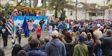 DESFILE REÚNE ESCOLAS, ENTIDADES E FORÇAS DE SEGURANÇA NOS 165 ANOS DE AVARÉ