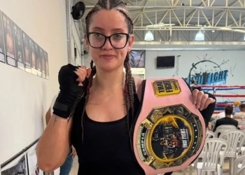 ATLETA DE AVARÉ NOCAUTEIA ADVERSÁRIA E CONQUISTA CINTURÃO DE MUAY THAI EM MATÃO