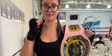ATLETA DE AVARÉ NOCAUTEIA ADVERSÁRIA E CONQUISTA CINTURÃO DE MUAY THAI EM MATÃO