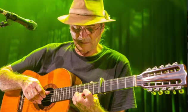 “MUITO HONRADO”: ALMIR SATER RETORNA À FAMPOP APÓS QUASE 40 ANOS E DESTACA IMPORTÂNCIA DO FESTIVAL EM AVARÉ