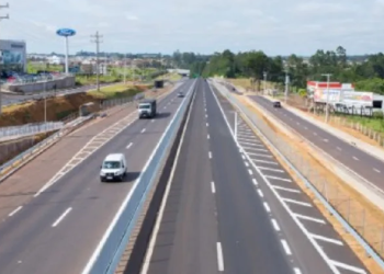 HOMEM DE 39 ANOS MORRE APÓS CARRO BATER NA TRASEIRA DE CAMINHÃO NA SP-255 EM AVARÉ