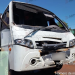 MICRO-ÔNIBUS QUE TRANSPORTAVA PACIENTES BATE EM CARRETA E DEIXA 11 FERIDOS NA SP-255
