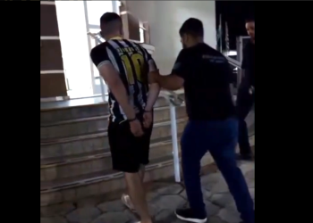 HOMEM É PRESO APÓS PERSEGUIR E AMEAÇAR MULHER QUE BUSCOU AJUDA EM DELEGACIA DE CERQUEIRA CÉSAR